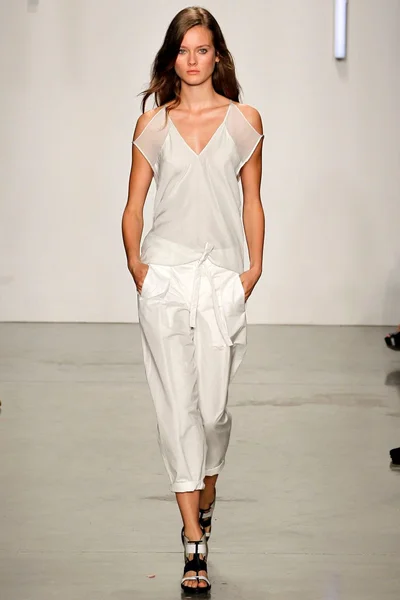 Look 28
